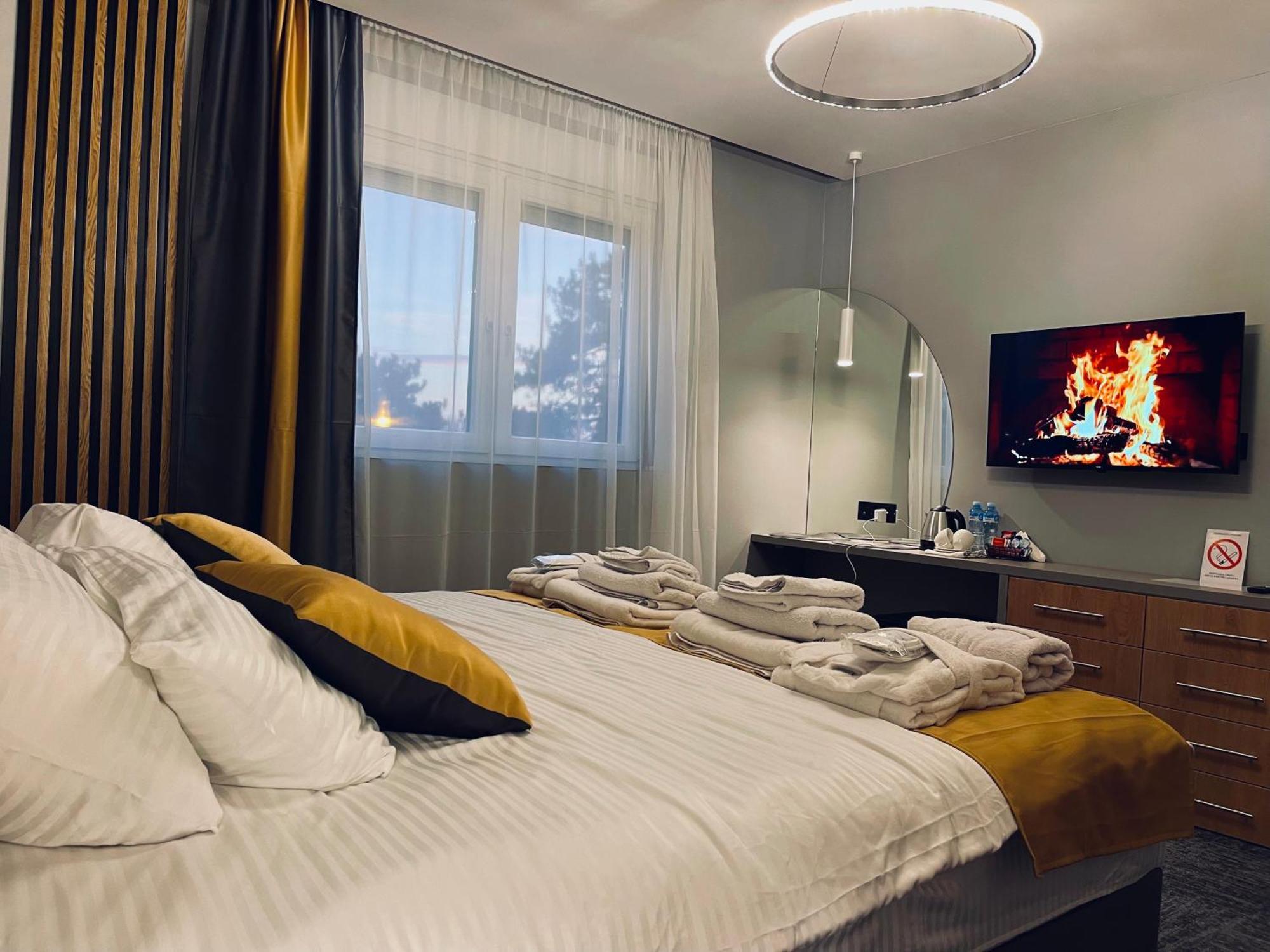 Mozaik Apartments & Spa - Modern 4-Star Apartments With Exclusive Private Spa Wellness In The City Center - Sauna, Jacuzzi, Turkish Bath - Free Parking, Wi-Fi - Rooms & Apartments Ćuprija Dış mekan fotoğraf