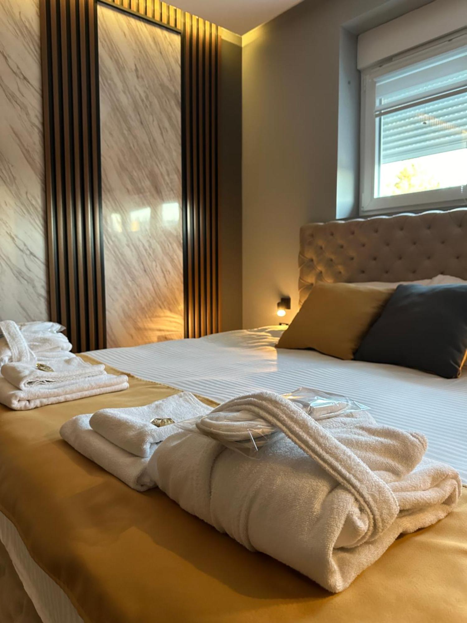 Mozaik Apartments & Spa - Modern 4-Star Apartments With Exclusive Private Spa Wellness In The City Center - Sauna, Jacuzzi, Turkish Bath - Free Parking, Wi-Fi - Rooms & Apartments Ćuprija Dış mekan fotoğraf